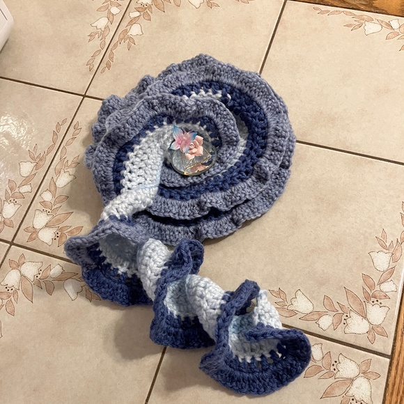 Elegant “Blue Jean” Hand Crocheted Scarf NWOT - Picture 4 of 8